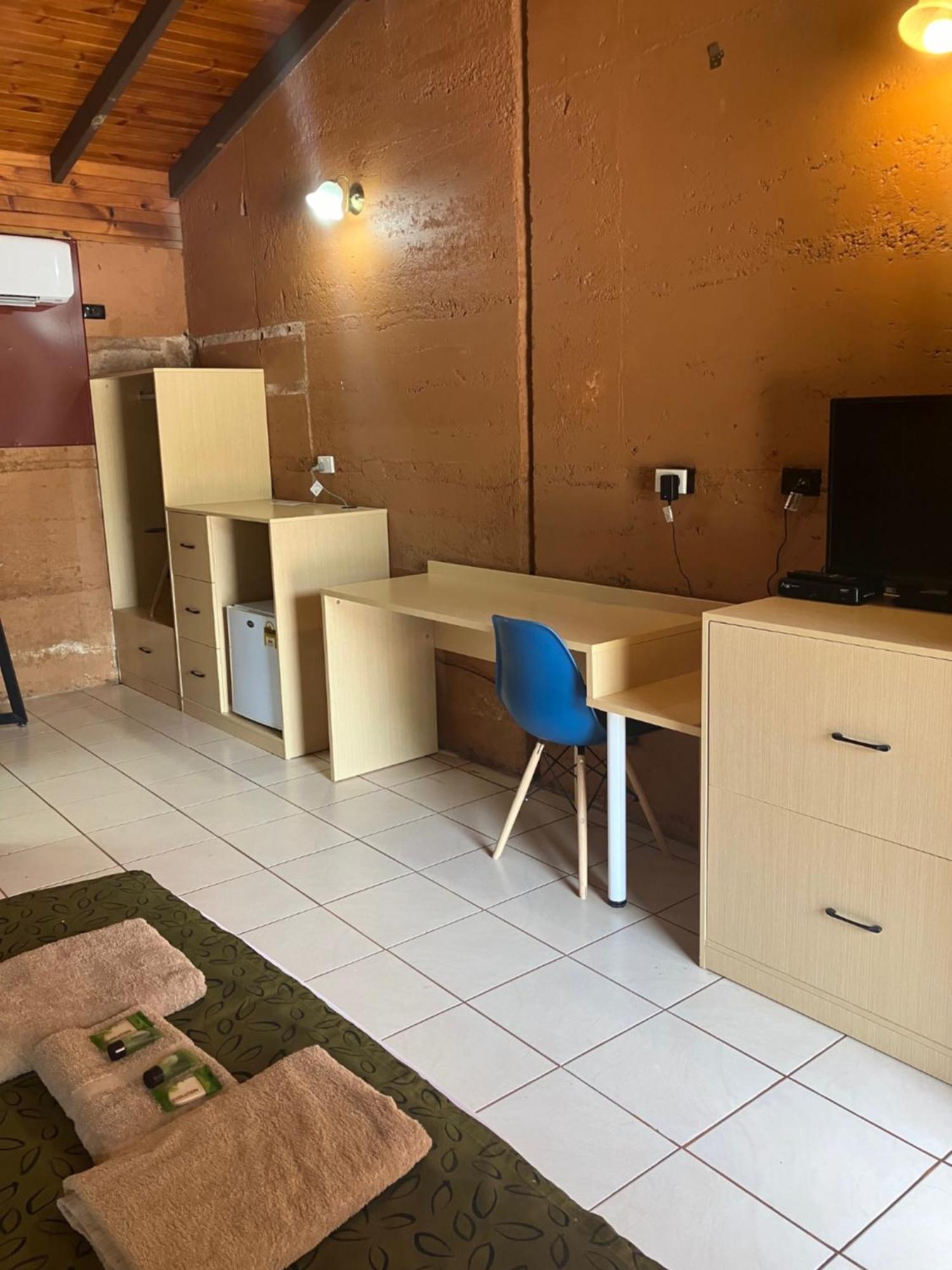 Territory Manor Motel & Caravan Park Mataranka Стая снимка